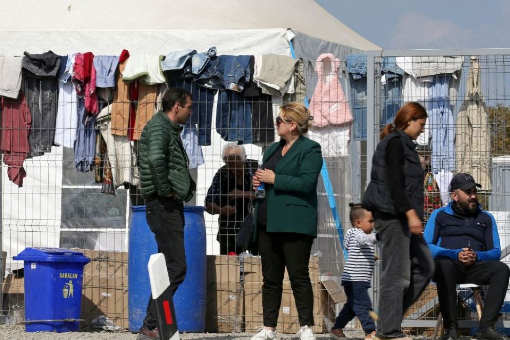 Profughi del Nagorno-Karabakh in un centro di accoglienza nel villaggio di confine di Kornidzor, in Armenia - Reuters