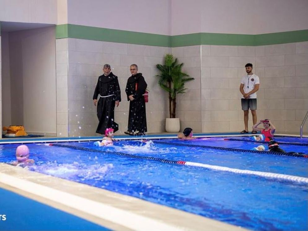 La piscina del centro polisportivo nella Custodia - Custodia di Terra Santa