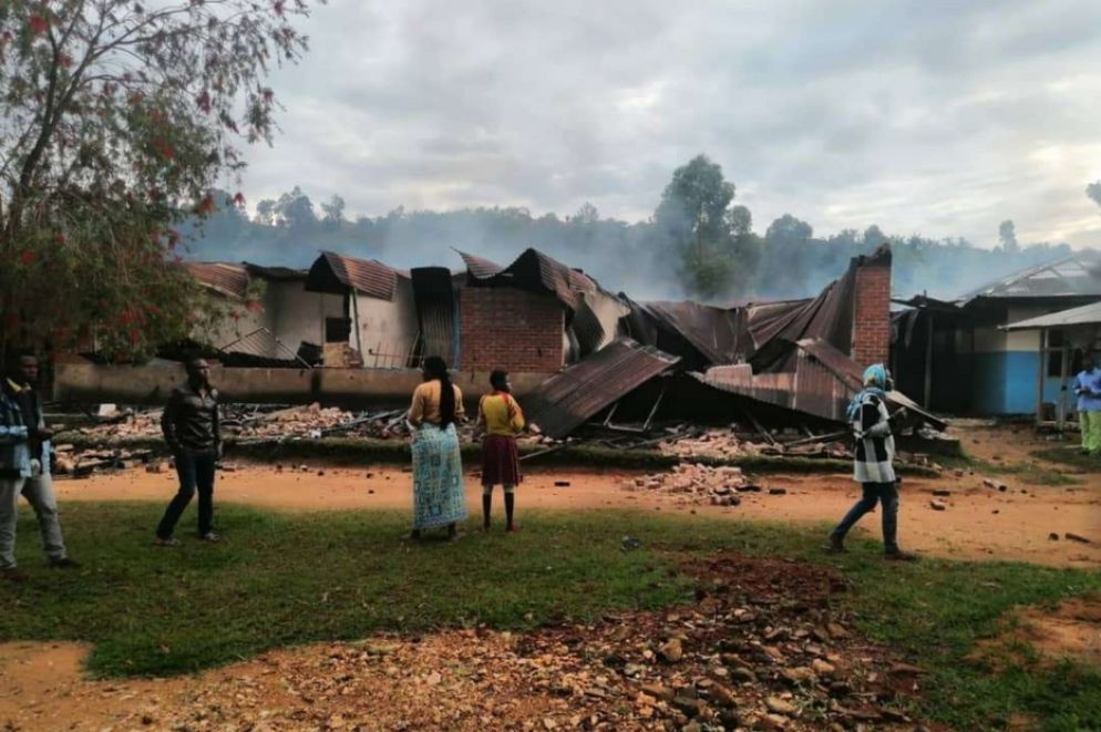 La distruzione dopo l'assalto dei ribelli a Maboya - Parrocchia Santa Maria della Pace di di Maboya