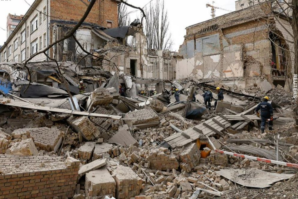 Un edificio distrutto dai bombardamenti