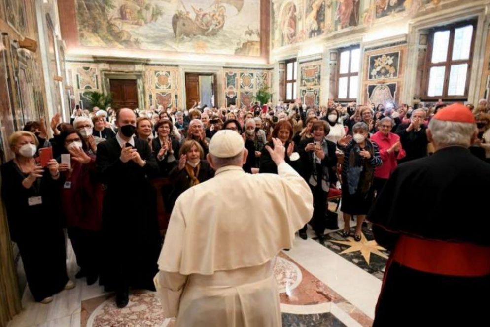 Alla volontà di dominio non si risponde con altra violenza e aggressività, ma con un deciso cambio di rotta. Lo afferma il Papa parlando alle aderenti del Centro Italiano Femminile: le donne possono essere protagoniste del cambiamento se non omologate al sistema attuale di potere - Vatican Media