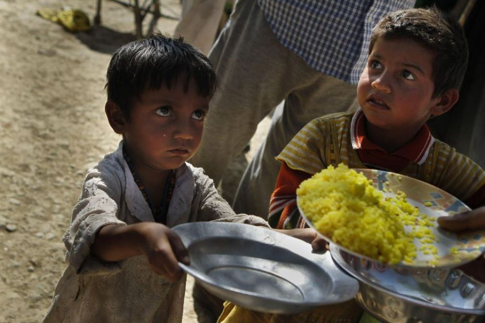 Bimbi affamati in India - Ansa