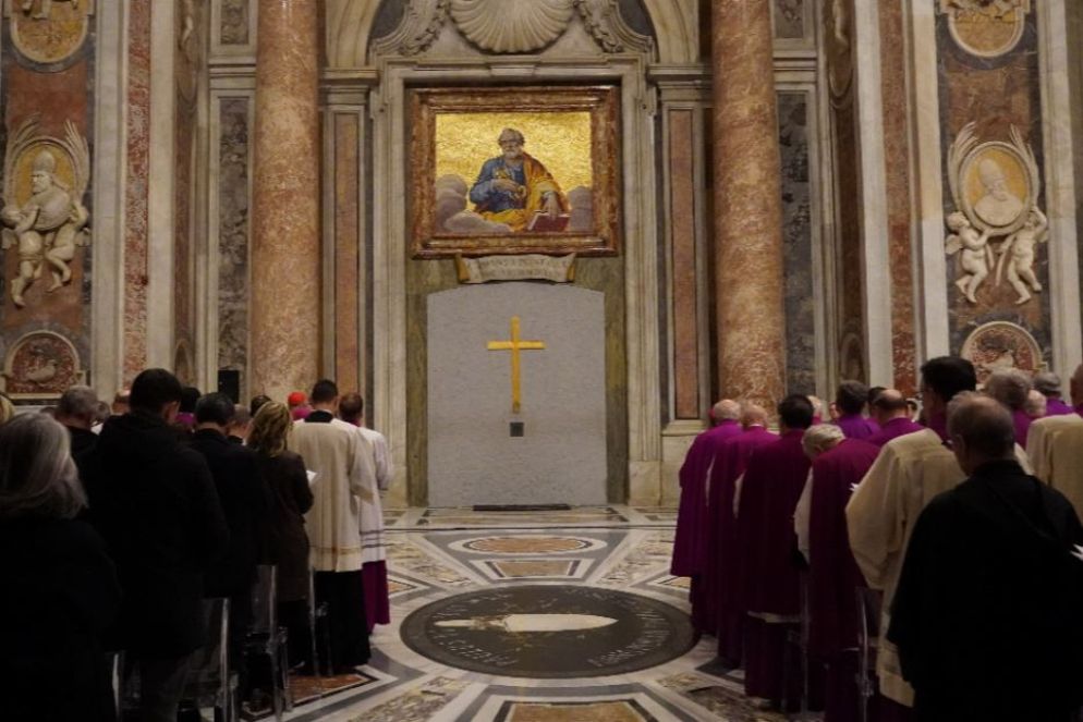 La ricognizione della Porta Santa della Basilica di San Pietro in vista del Giubileo 2025 - Palmucci