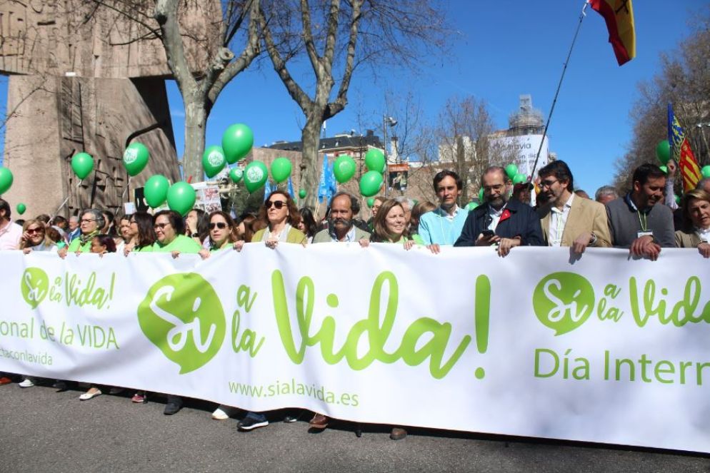La testa del corteo - .