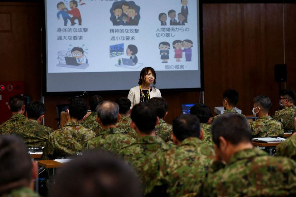 Tokyo punta sulla formazione dei soldati - REUTERS