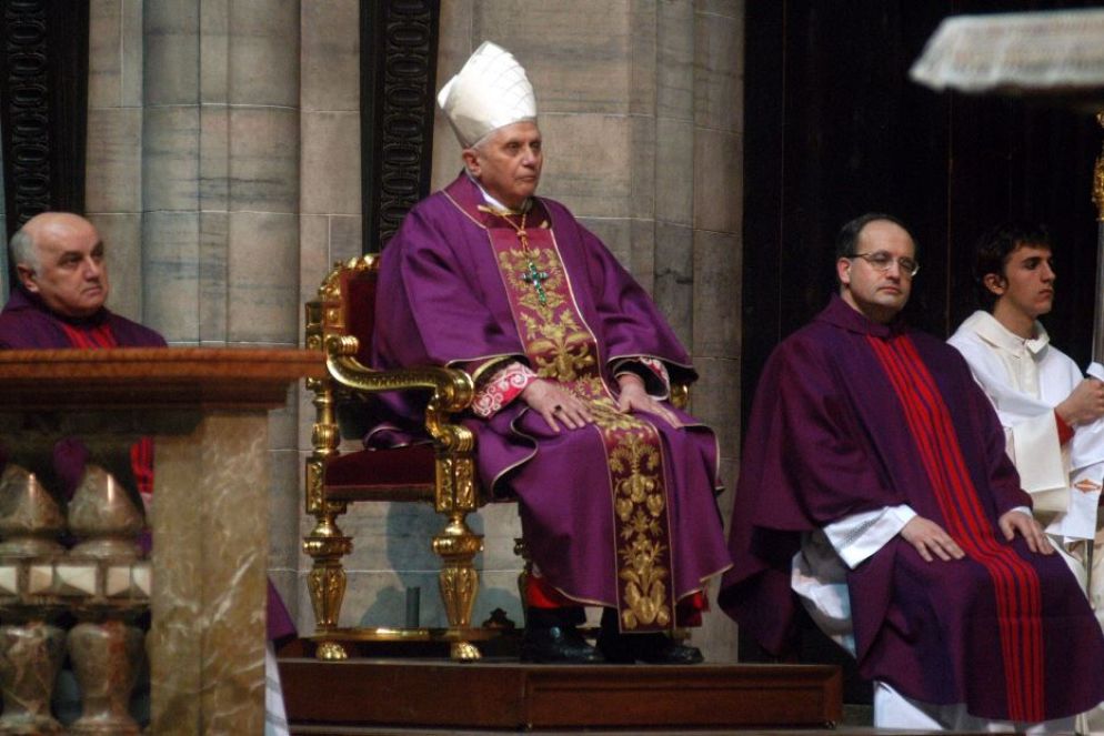 Il cardinale Ratzinger ai funerali di don Giussani - Fotogramma