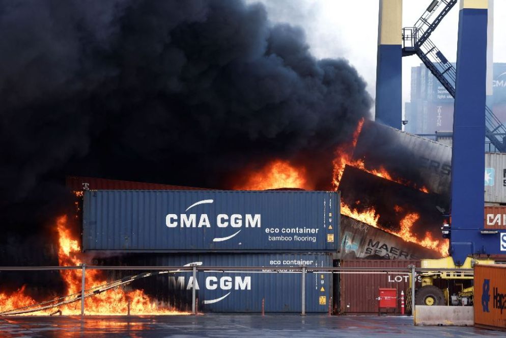 Container in fiamme al porto di Iskenderun - Reuters