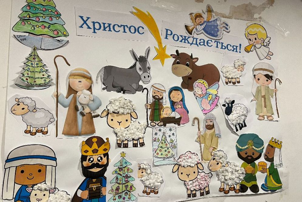 Nella Cattedrale di Kharkiv il cartellone per far conoscere il presepe ai bambini - Gambassi