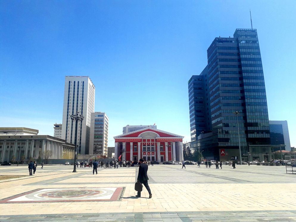 Piazza Sükhbaatar con il Teatro nazionale - Chiara Zappa