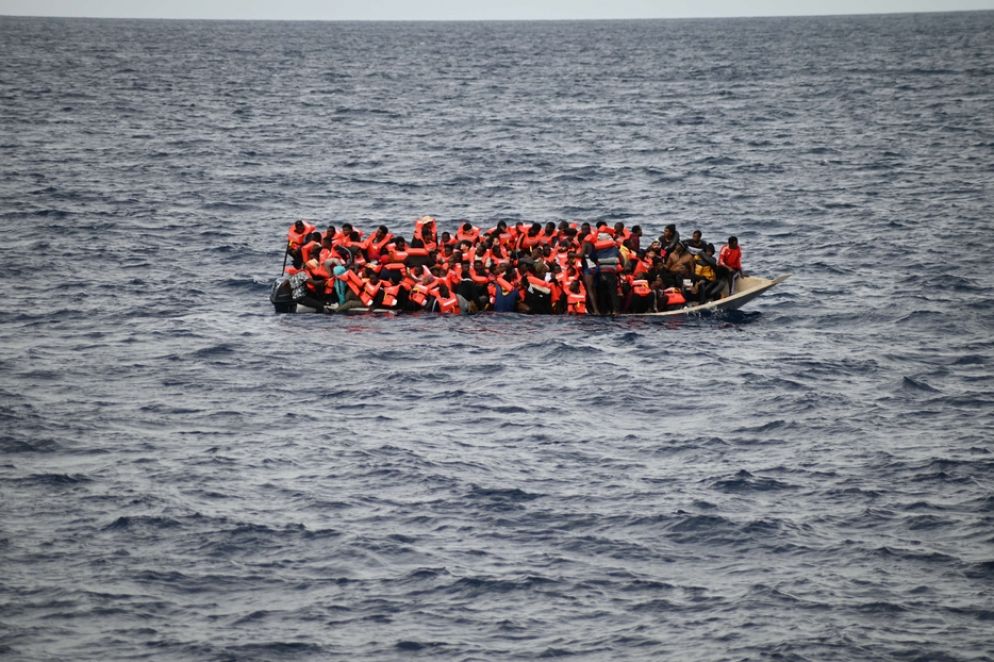 Durante una difficile operazione di ricerca e soccorso nel Mediterraneo centrale, a circa 30 miglia dalle coste libiche, le équipe di Medici Senza Frontiere (MSF) a bordo della nave Geo Barents hanno trovato ieri dieci persone decedute sul fondo di un'imbarcazione di legno stracarica di persone - ©Candida Lobes / MSF