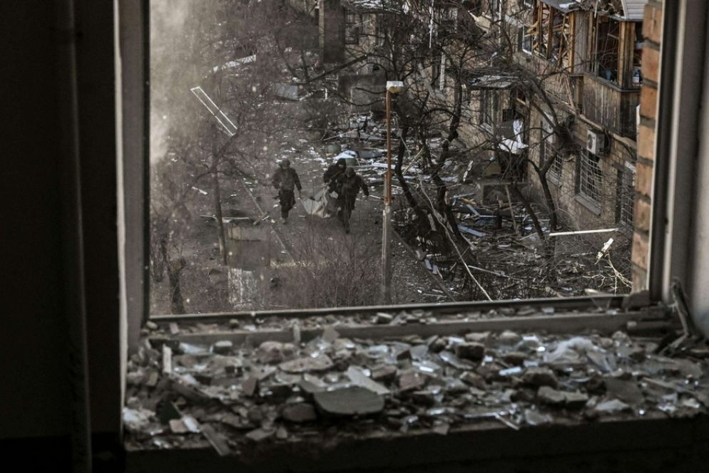 L'attacco russo a un quartiere residenziale di Kiev - Ansa