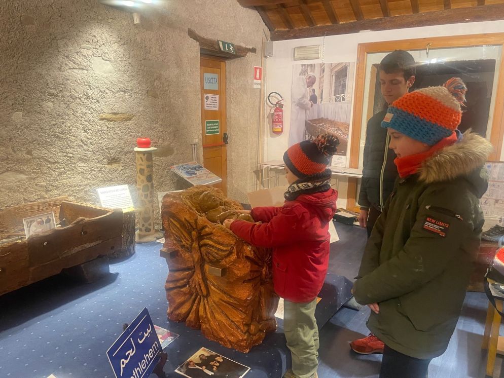 Bimbi della Comunità depomngomno il Bambino di Nevè Shalom - Comunità Villa San Francesco
