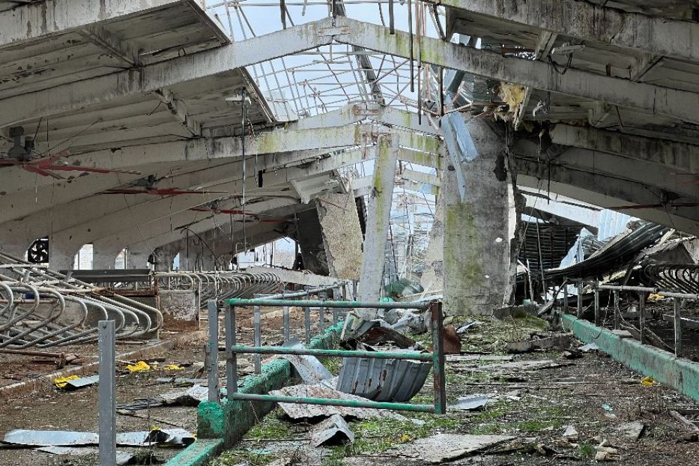 L'azienda agricola distrutta dalle bombe russe che dava lavoro al villaggio di Shestakove nella regione di Kharkiv - Gambassi
