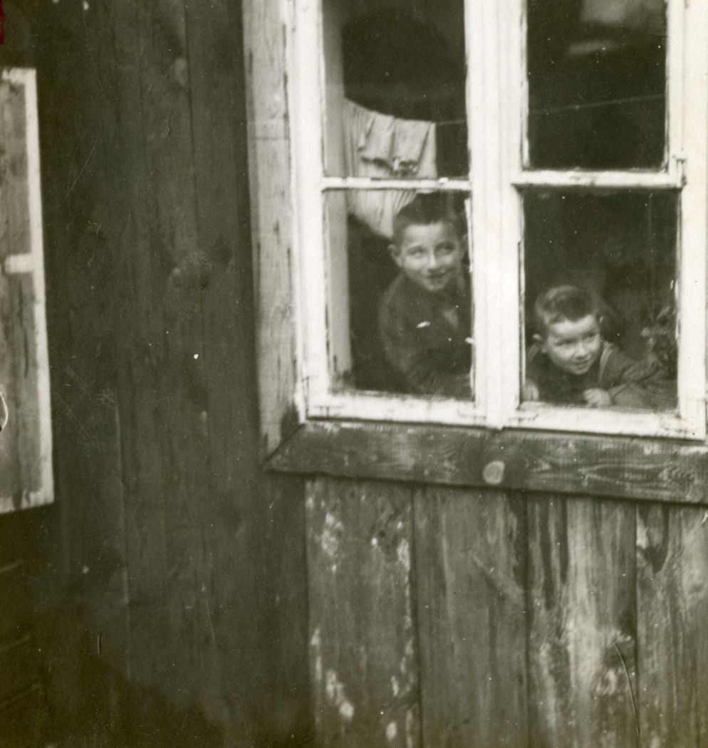 Una fotografia di Georges Simenon esposta a Liegi nella mostra “Simenon, images d’un monde en crise” - © Grand Curtius - Ville de Liège