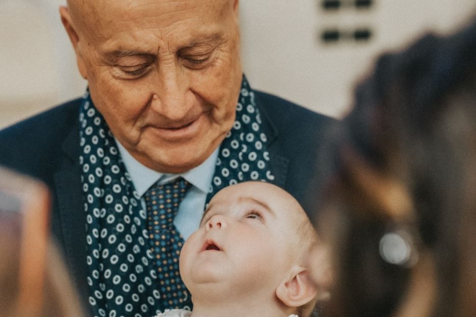 Giuseppe Noia con un bambino a una manifestazione nazionale della Fondazione Il Cuore in una Goccia - .