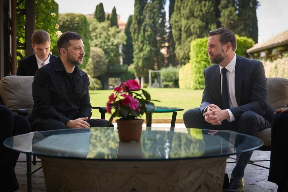 A Roma il colloquio fra il presidente ucraino Volodymyr Zelensky e il vice-presidente Usa J.D. Vance - Zelensky-X