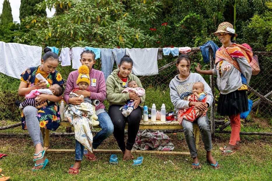 Gruppo di mamme e pazienti dal Madagascar - Operation Smile - Lorenzo Monacelli