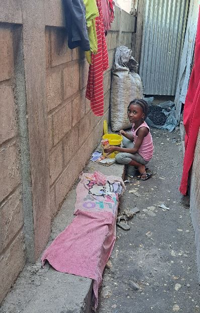 Bimba in un vicolo del Marie Janne