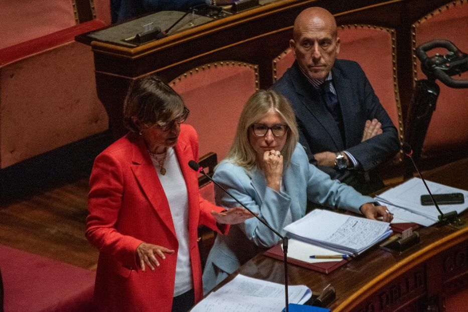 La senatrice della Lega Giulia Bongiorno durante il suo intervento in Aula - Ansa