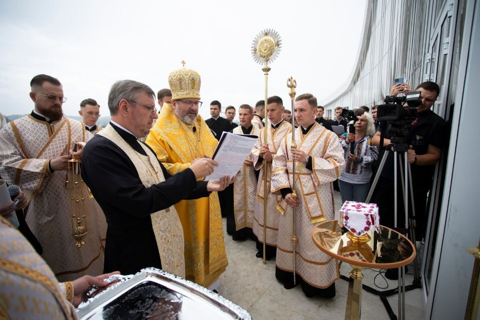 Un momento del rito di consacrazione del nuovo santuario sorto a Starunya e ribattezzato dai fedeli “Bakhmut Spes” - foto Ugcc.ua