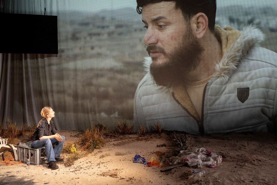 Ursina Landi in scena ne "La veggente" di Milo Rau a Venezia - Foto La Biennale di Venezia