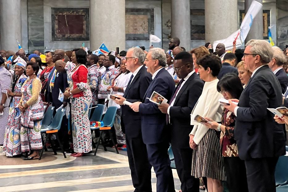 I vertici di Sant'Egidio alla beatificazione del giovane congolese Floribert Bwana Chui, martire della corruzione - Gambassi