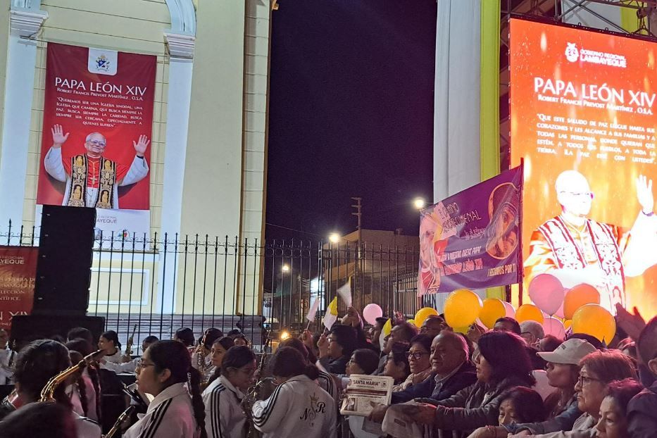 La festa per l'elezione di papa Leone XIV a Chiclayo - L.C.