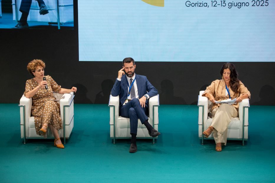 Da sinistra Vanessa Pallucchi, portavoce del Forum del Terzo Settore, Stefano Locatelli, vice presidente dell'Anci e Carola Carazzone, vice presidente di Philea (Philanthropy Europe Association), la rete europea delle fondazioni filantropiche, tra loro ce ne sono 50 italiane - 2022 Gianpaolo Scognamiglio / Acri