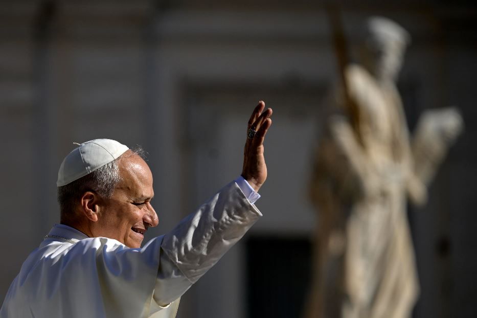 Papa Leone XIV durante l'udienza generale di questa mattina in piazza San Pietro - Ansa