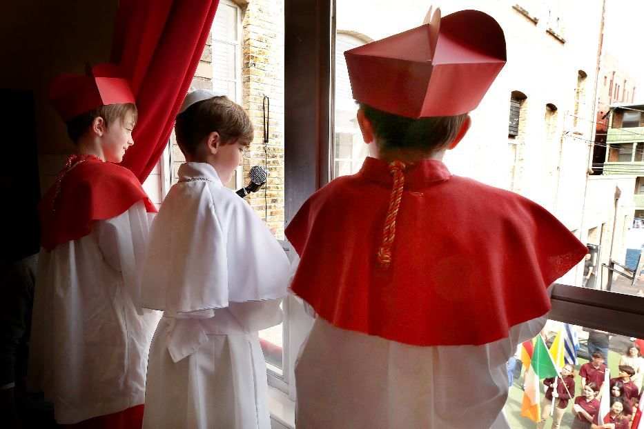 Il mini conclave degli alunni della Our Lady of Mount Carmel Academy a Chicago - Archdiocese of Chicago/Karen Callaway