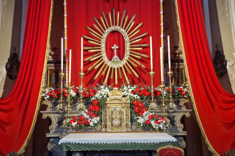 La reliquia della Santa Croce di Cristo a Carzano, nella chiesa di San Giovanni Battista - foto M.C.