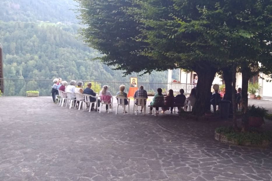 Un momento degli esercizi spirituali a Bovegno (Brescia) - .