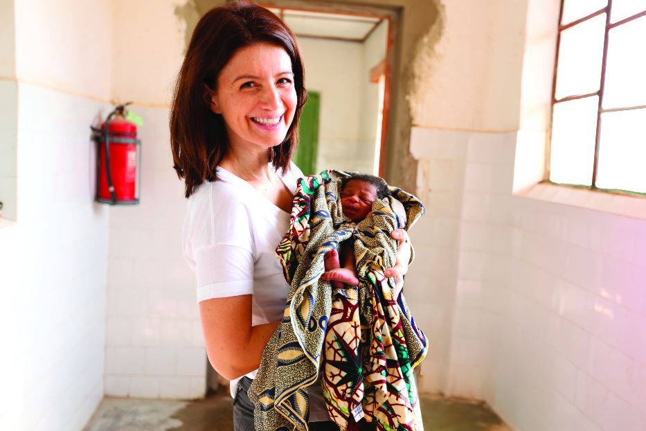 Alessandra Pedrollo con Michele, il neonato che, racconta, le ha "donato l'incontro con Dio" - Fondazione Pedrollo