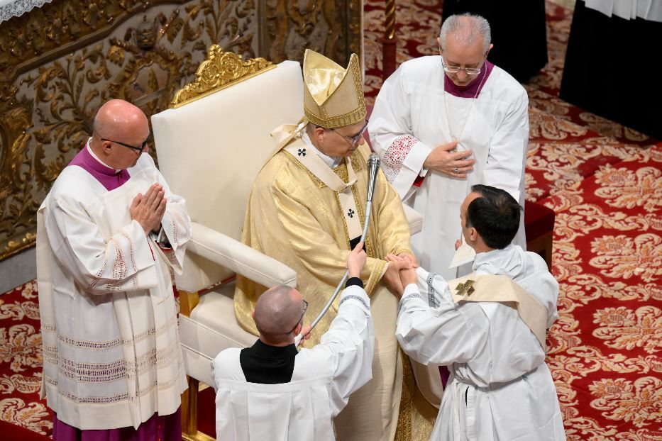Papa Leone XIV nella Basilica di San Pietro per la Messa di ordinazione di undici nuovi preti - Ansa