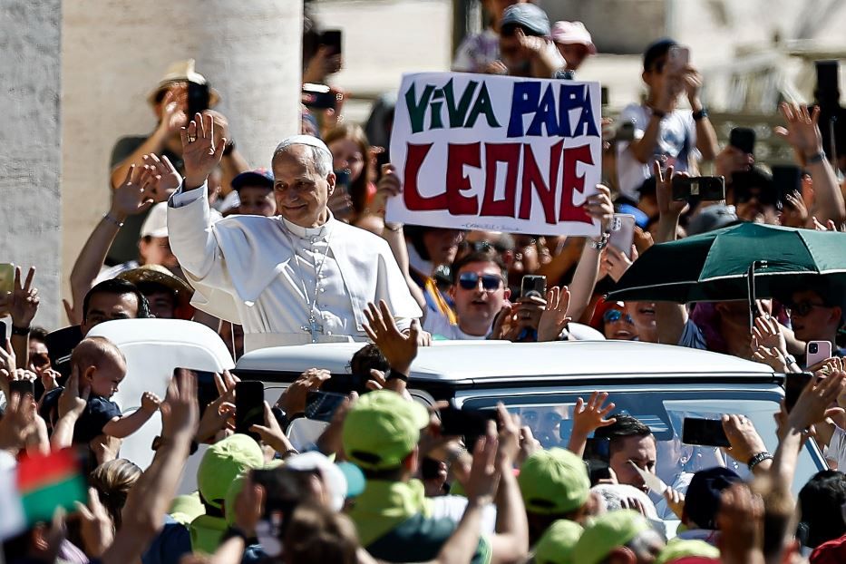 Papa Leone XIV durante il Giubileo delle famiglie in piazza San Pietro - Ansa