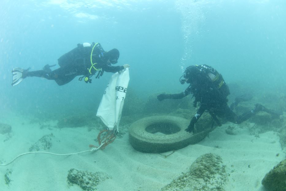 La pulizia del fondale a largo di Tropea in Calabria - Ufficio stampa Legambiente