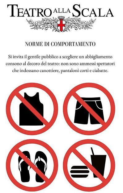 In teatro non si può entrare con infradito, pantaloncini corti, canottiere e non si possono consumare pasti o bibite - Ansa