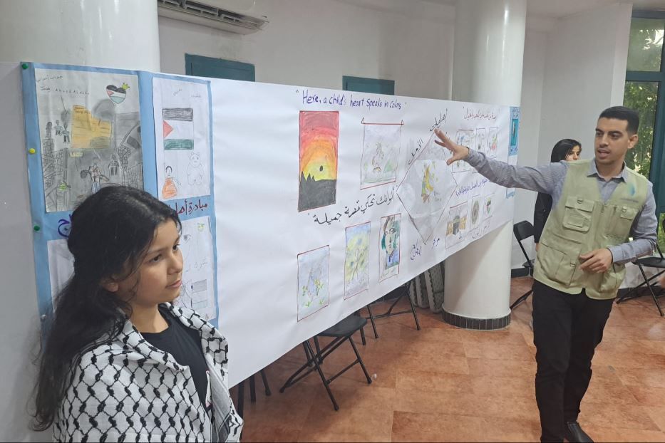 Il capo degli psicologi della scuola, dottor Mahmoud Al Shawi - L.Liv.