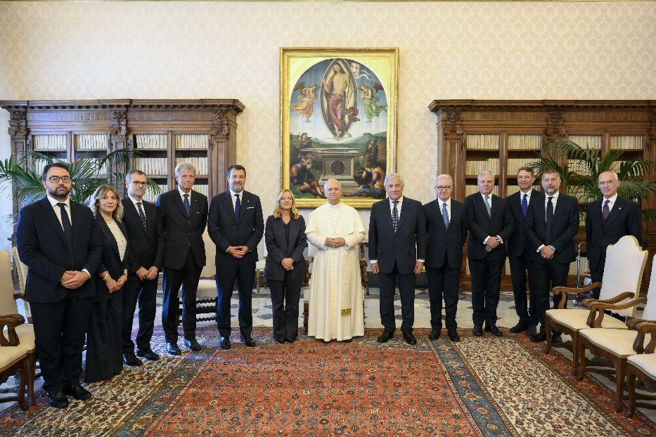 L'udienza di Leone XIV alla delegazione italiana con la premier Giorgia Meloni - Vatican Media / Fotogramma