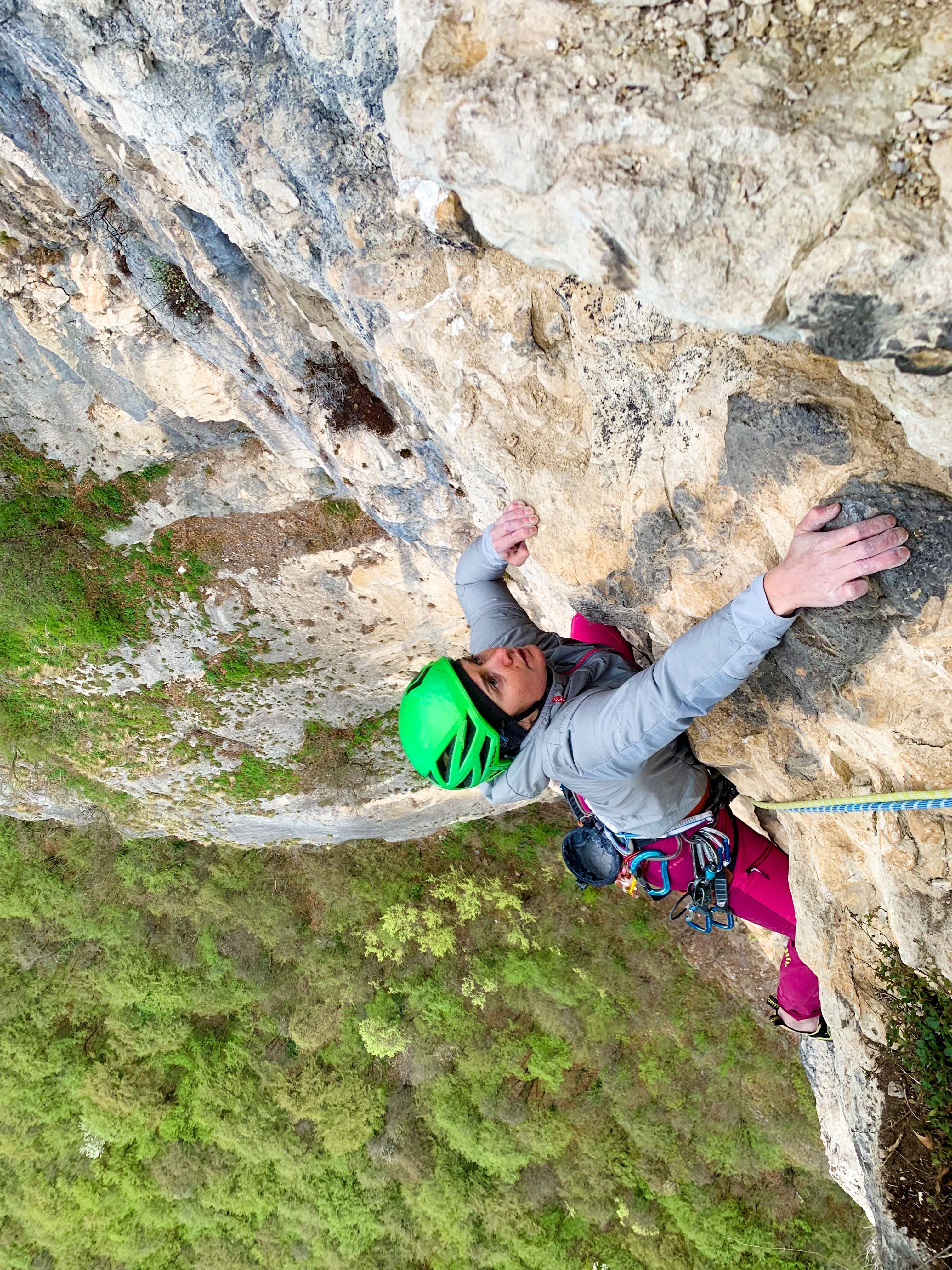 Sara Avoscian in parete - -