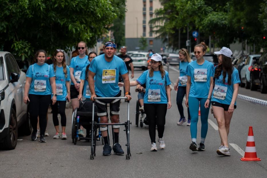 Il paziente alla Wings for life world run - Ufficio stampa San Raffaele