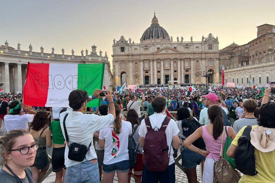 L'incontro degli italiani in piazza San Pietro per il Giubileo dei giovani - Avvenire