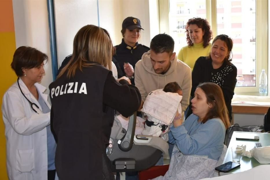 Il momento in cui a mamma Valeria è stata restituita la sua Sofia - .