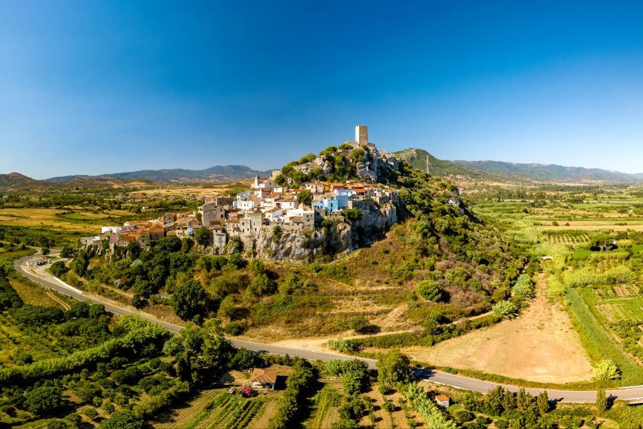 Il borgo di Posada con il Castello della Fava - Regione Sardegna - Valentino Selis