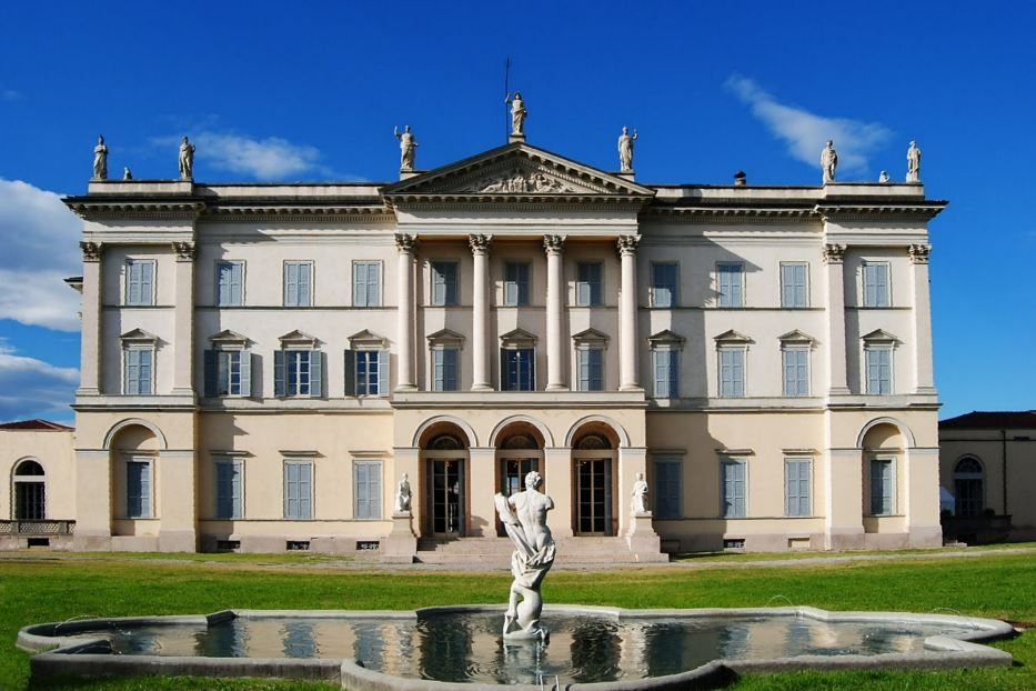 La facciata sul giardino di Villa Cusani Traversi Tittoni a Desio che ospita l'esposizione su Pio XI - Wikimedia Commons