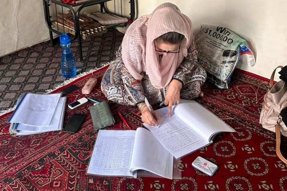 Beneficiarie del progetto di microcredito di Pangea all'incontro settimanale - .