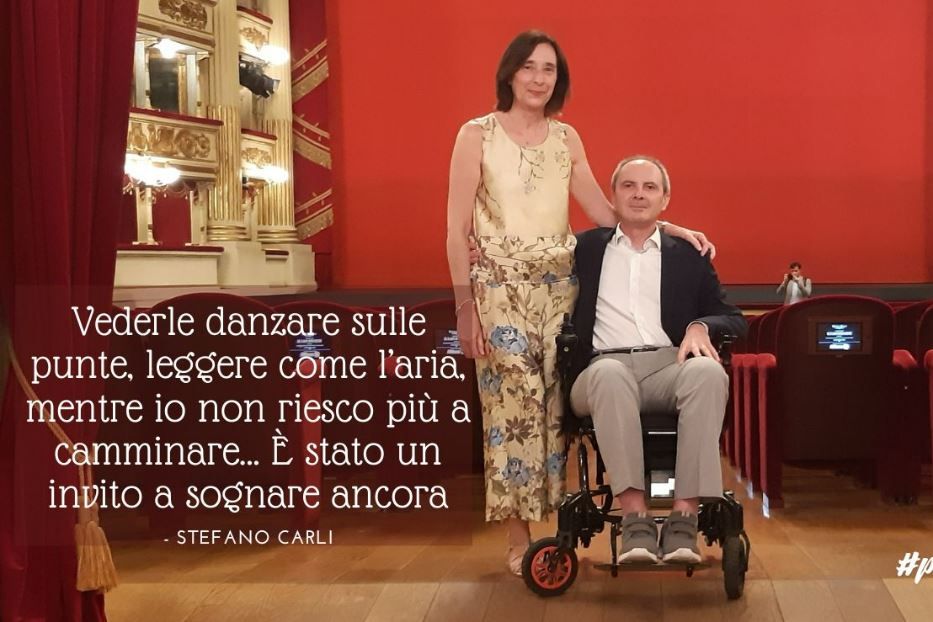 Stefano a teatro con una persona cara. Nel riquadro, una sua frase - .