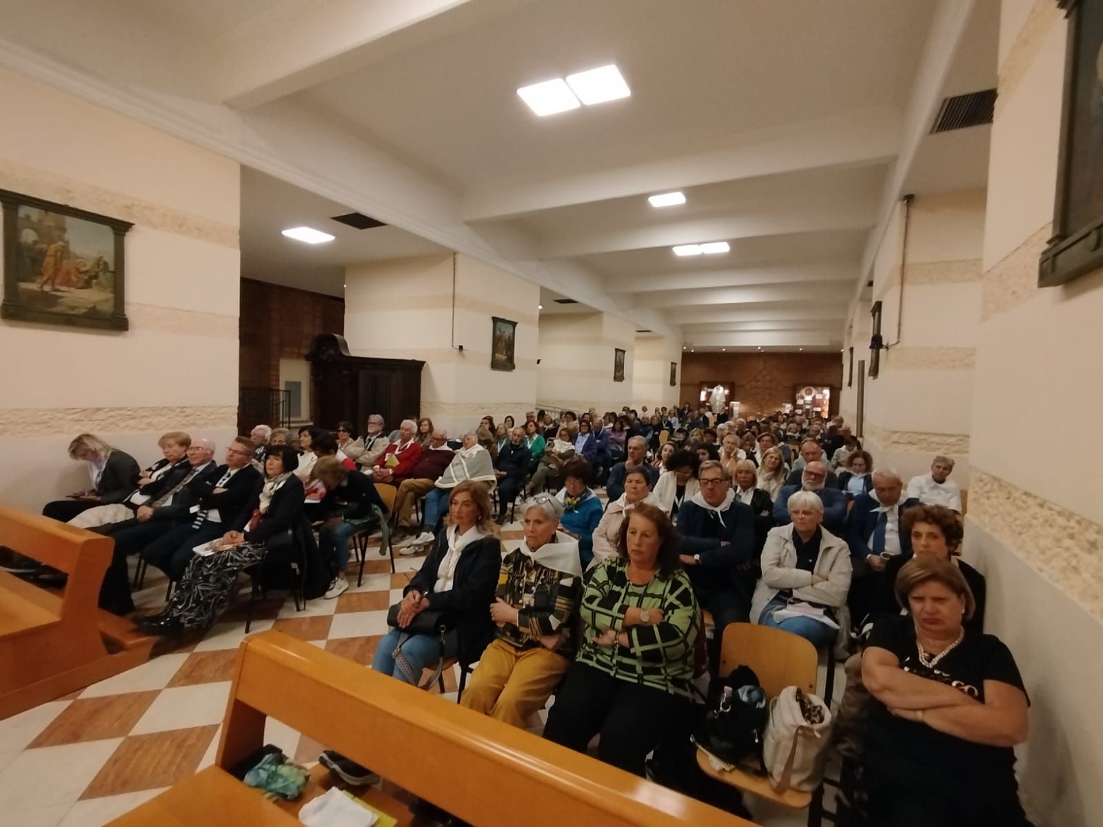 I partecipanti al convegno durante la sessione di apertura a Loreto