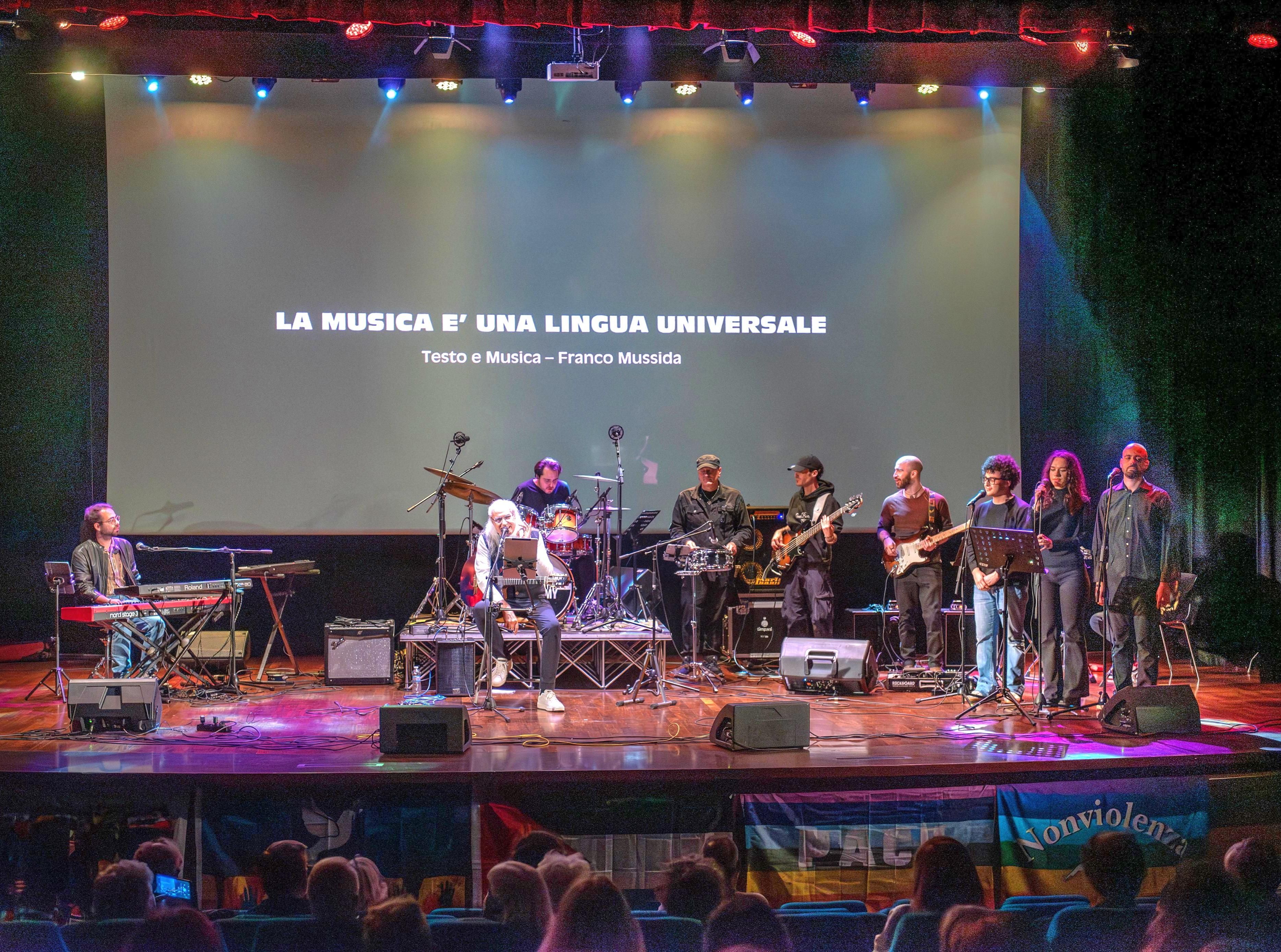 Un momento della serata di Borgomanero per il Medio Oriente/© Foto Patry Cometti