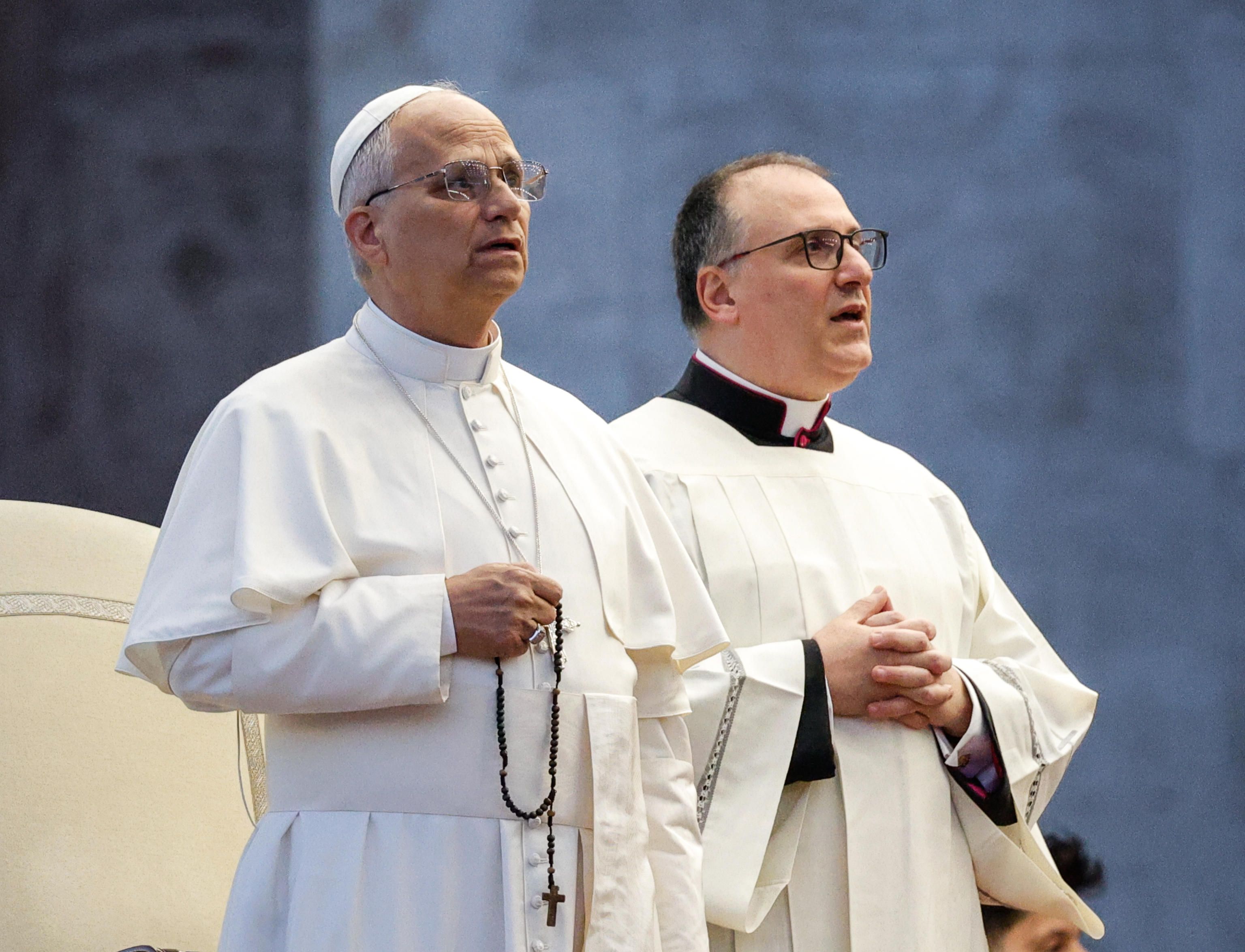 Papa Leone XIV durante la recita del Rosario per la pace in piazza San Pietro/ANSA